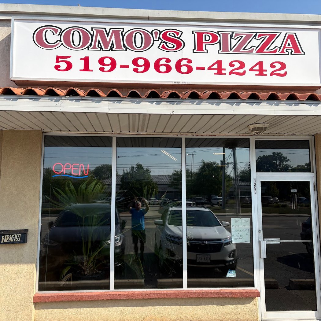 Como's Pizza 2